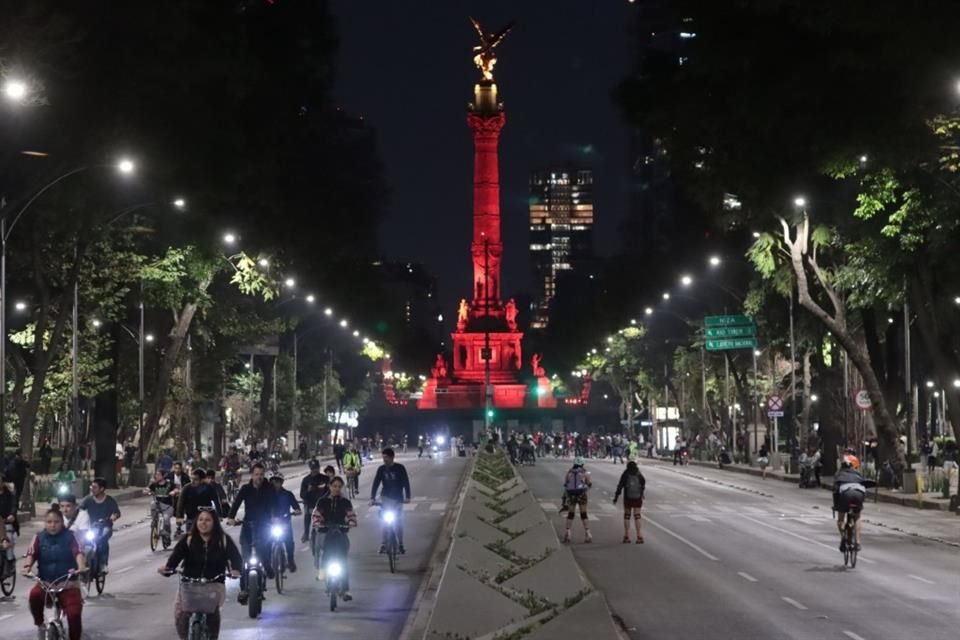 Las autoridades esperan que, con el paso del tiempo, la asistencia a los cuatro paseos ciclistas nocturnos sea mayor.