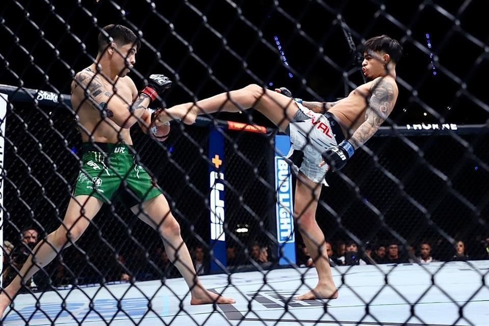 Brandon Moreno fue derrotado por decisión ante Brandon Royval en el combate estelar de la UFC en la Arena Ciudad de México.