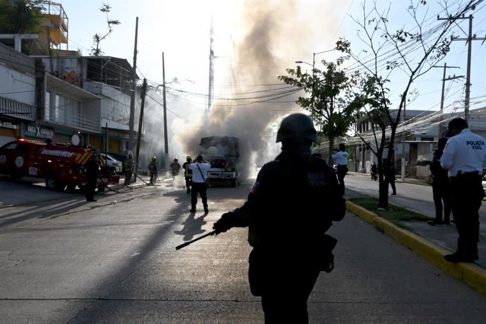 Fuerzas de seguridad y bomberos atendieron la emergencia.