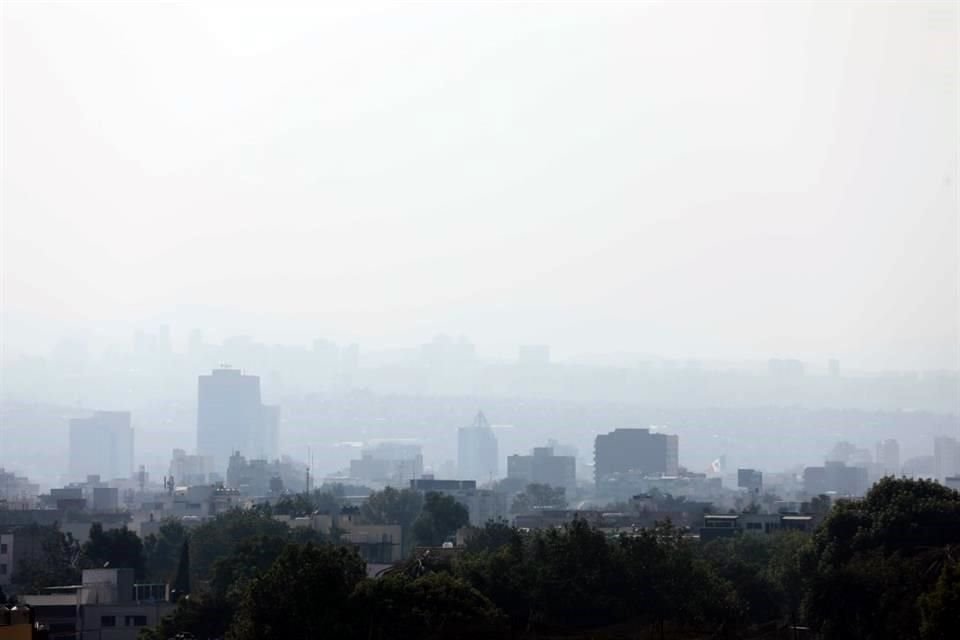 Autoridades capitalinas informaron que se mantiene la Fase 1 de contingencia ambiental por ozono en Zona Metropolitana del Valle de México.