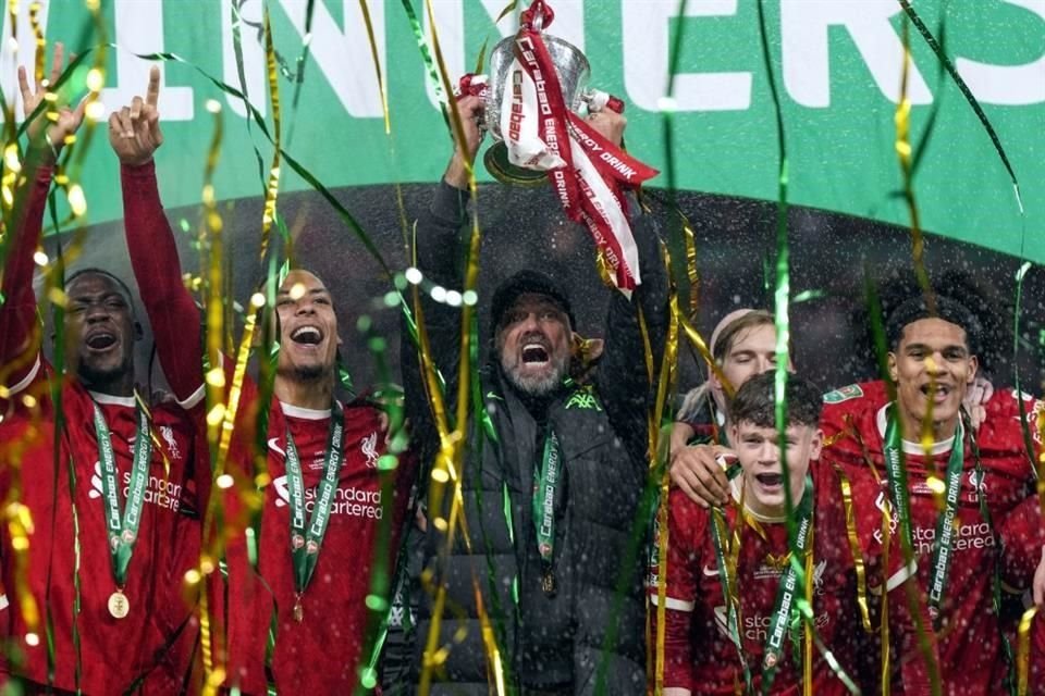 Jurgen Klopp le dio otro título más en su gran paso como entrenador al Liverpool al llevarse su segunda Copa de la Liga.