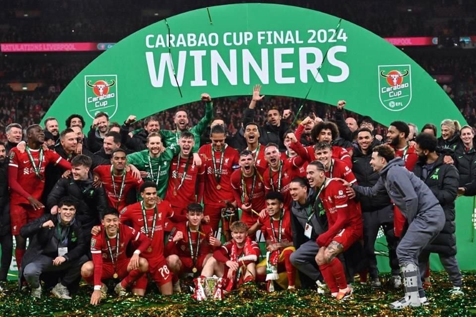 Liverpool se consagró como el primer campeón de Inglaterra en el 2024 al derrotar al Chelsea en la definición de la Copa de la Liga.