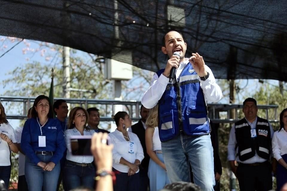 El dirigente del PAN, Marko Cortés, encabezó un mitin en Morelos, donde se le entregó a Lucy Meza su constancia como candidata a la gubernatura de la entidad.