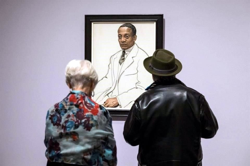El sociólogo Alain Locke (1885-1954), quien confiaba en el cambio que podían gestar las generaciones jóvenes de afroamericanos, quedó inmortalizado en esta pintura de Winold Reiss.