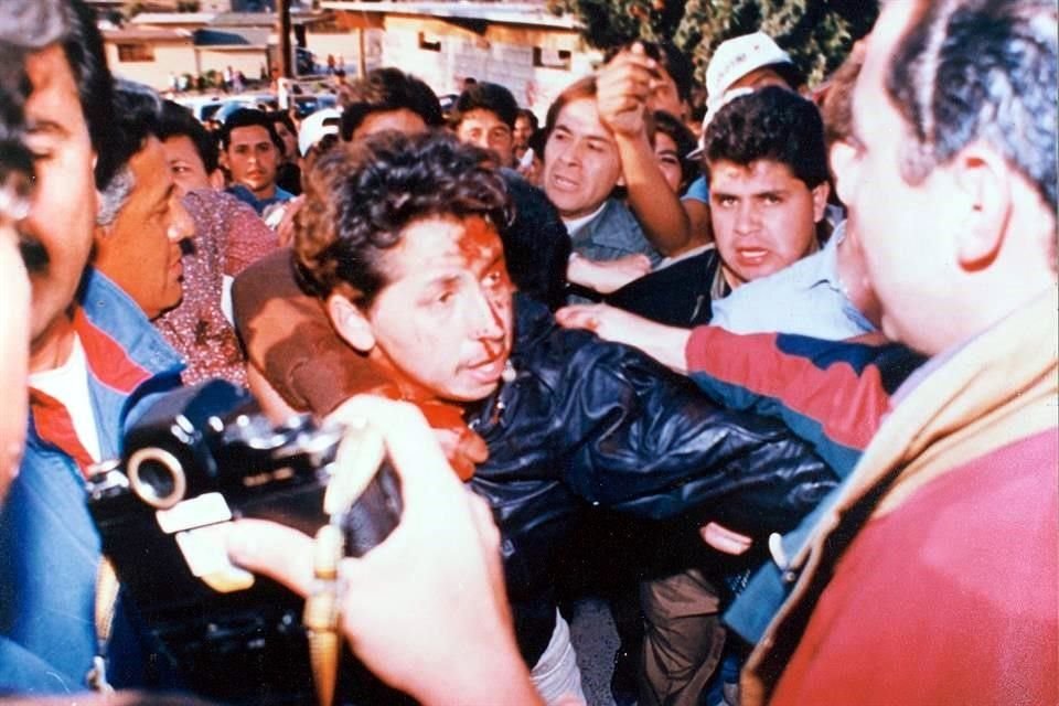 Imagen de archivo de la captura de Mario Aburto, tras asesinar a Luis Donaldo Colosio Murrieta, en Lomas Taurinas, Tijuana, en 1994.