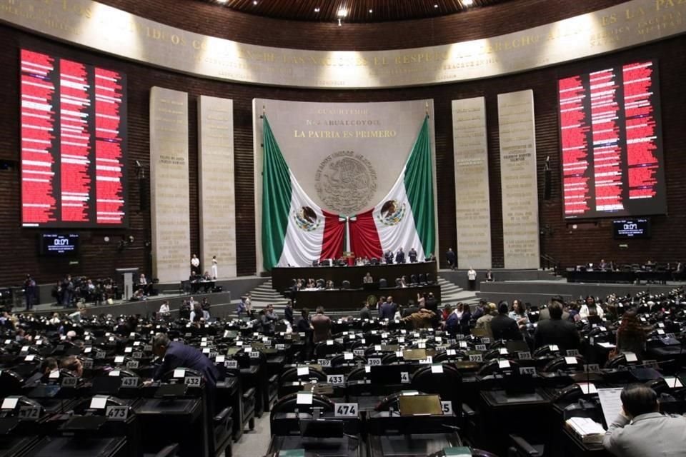 Pese a que Oposición advirtió que Morena y aliados estarían sobrerrepresentados en Cámara de Diputados, INE dijo que se apega a leyes.