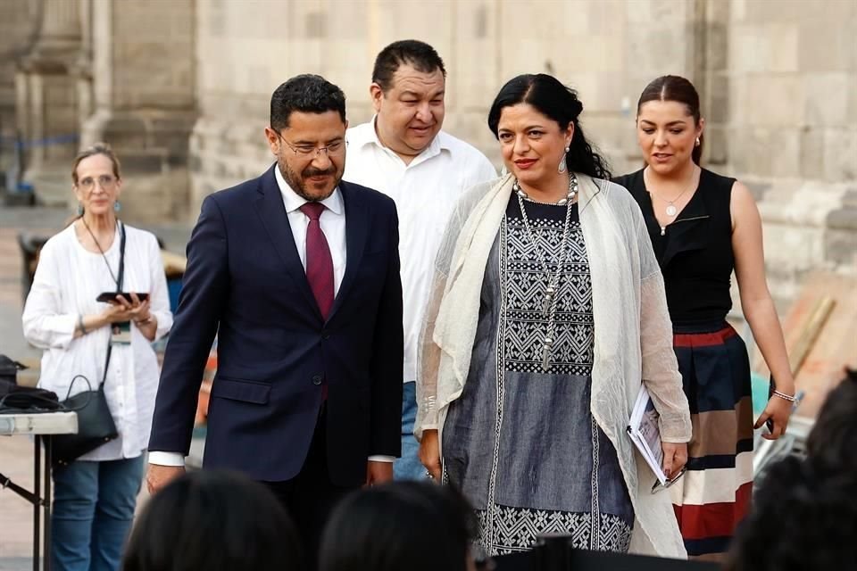 Al acto acudieron Martí Batres, Jefe de Gobierno de la Ciudad de México, y Alejandra Frausto, Secretaria de Cultura.