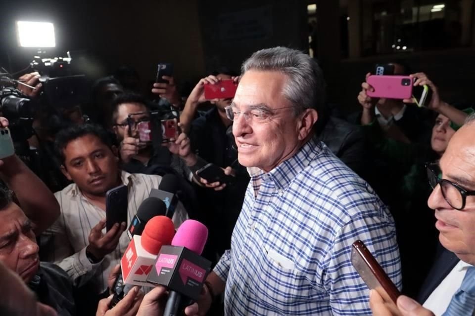 Pío López Obrador rechazó hablar de los detalles de la denuncia contra Carlos Loret de Mola.