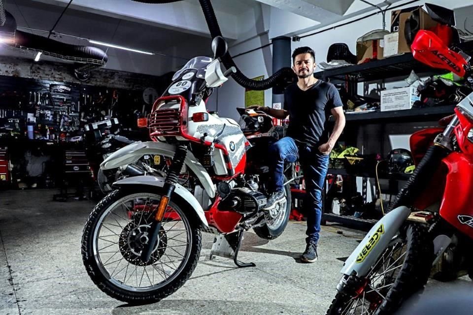'Cuatro ruedas mueven el cuerpo, pero dos ruedas mueven el alma' Roberto Moreno, coleccionista de motocicletas.