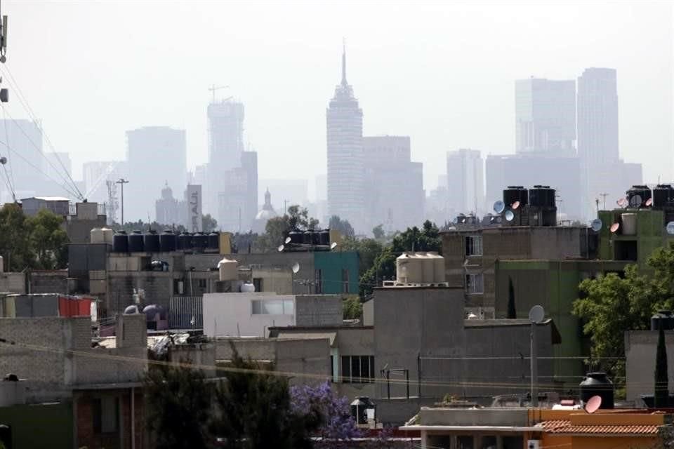 hasta las 11:00 horas, las concentraciones de partículas se reflejaron en calidad de aire muy mala en la zona oriente, próxima al Volcán.