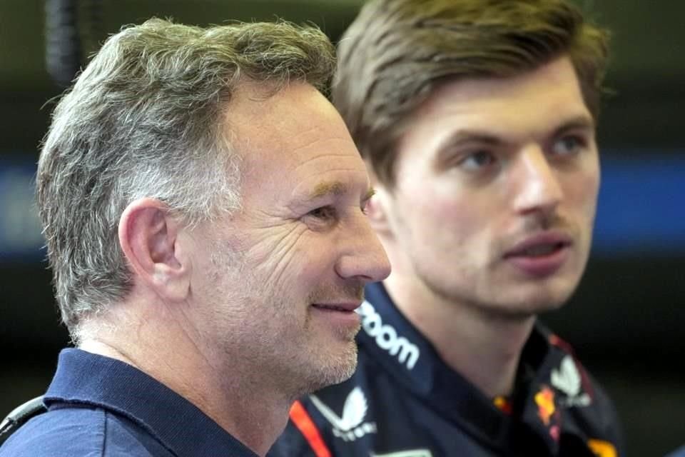Christian Horner, director del equipo Red Bull, con el piloto Max Verstappen, campeón mundial de pilotos de la F1 en los últimos tres años.