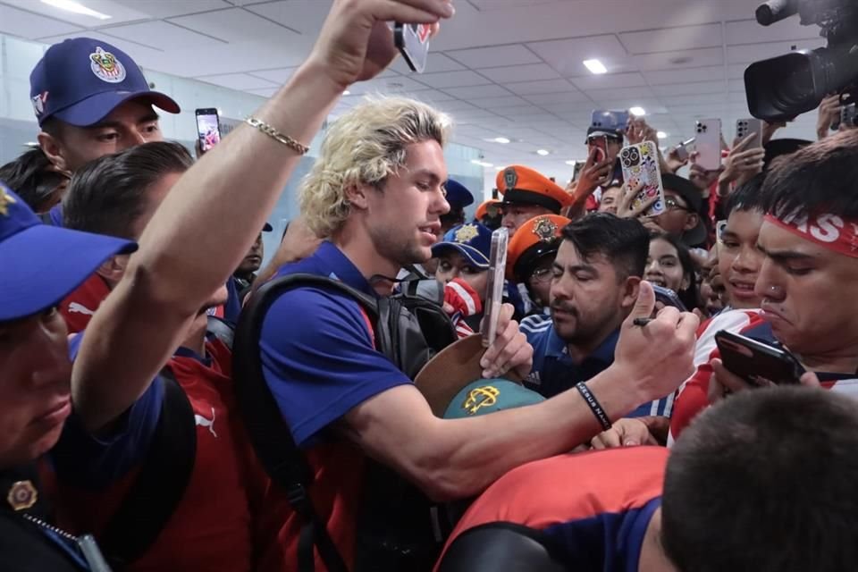 Cade Cowell vivió su primera experiencia en la Ciudad de México con las Chivas.