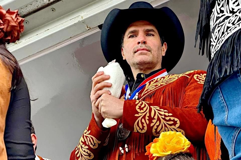 El actor Eduardo Verástegui fue honrado con el galardón Míster Amigo 2024 en una ceremonia en la frontera entre Matamoros y Brownsville.