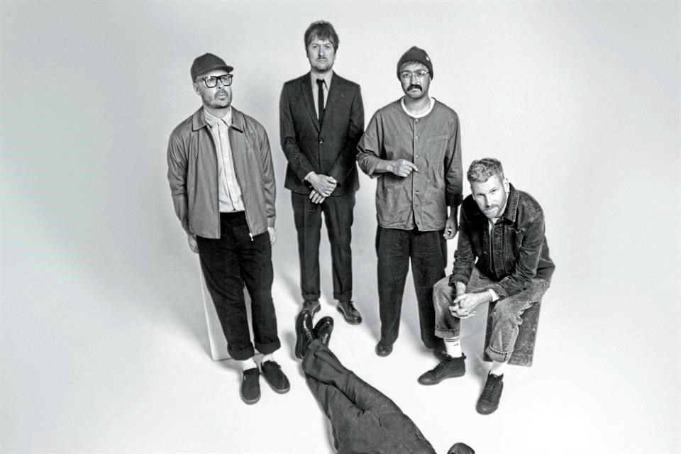 El grupo británico Kaiser Chiefs logró estrenar su álbum 'Easy Eighth Album', después de superar la pandemia y un par de altibajos.