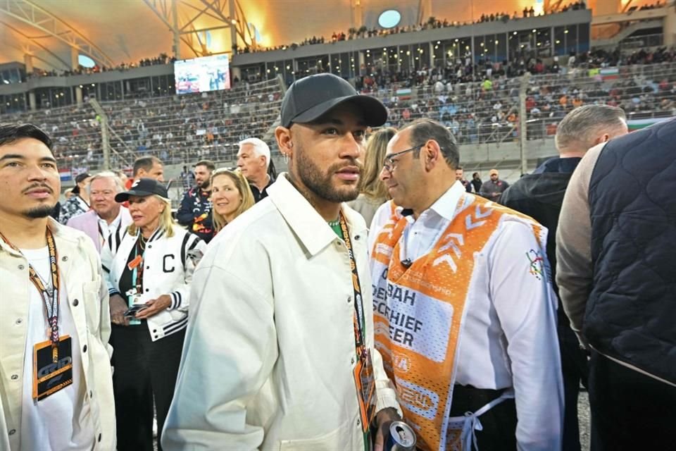 Neymar estuvo presente en el Circuito Internacional de Bahréin.