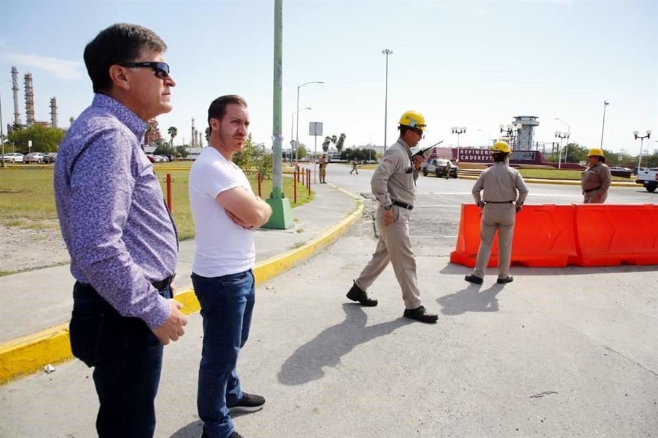 Alfonso Martínez, Secretario de Medio Ambiente, intentó ingresar a la planta de Pemex.