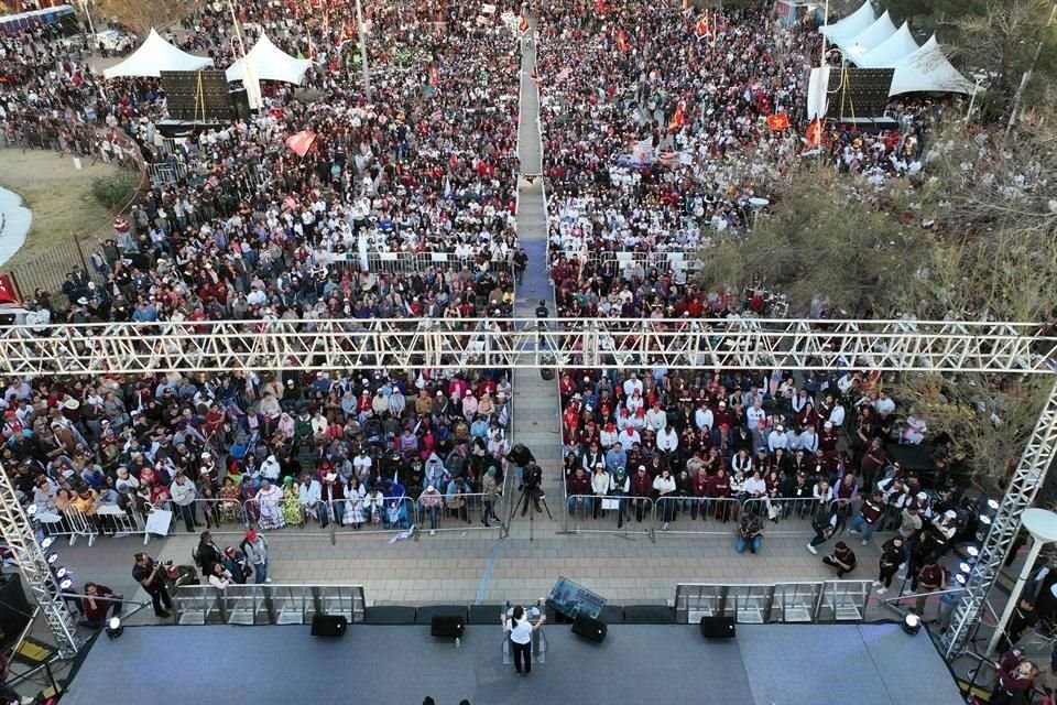 Miles de ciudadanos se dieron cita para apoyar a la morenista Claudia Sheinbaum.