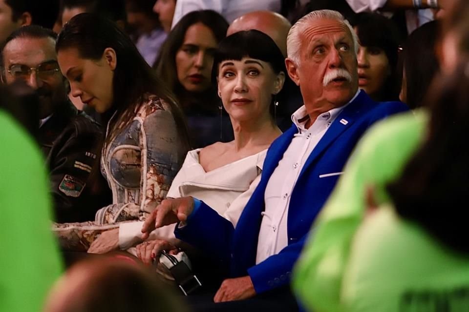 Susana Zabaleta se sentó junto a Rafael Herrerías, quien es el administrador de la Plaza de Toros México.