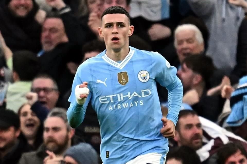 Phil Foden protagonizó la remontada del Manchester City en el Derbi con un doblete para sumar tres puntos fundamentales por la definición ante Liverpool en el liderato de la Premier League.