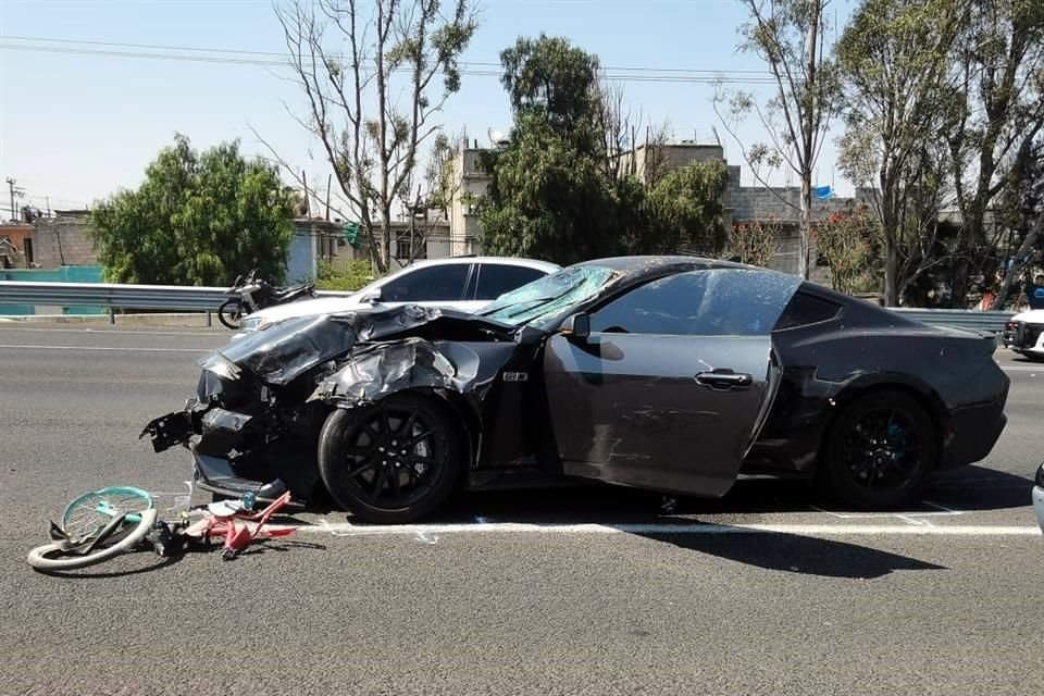 Un ciclista, de entre 55 y 60 años, falleció tras ser arrollado en Tecámac.