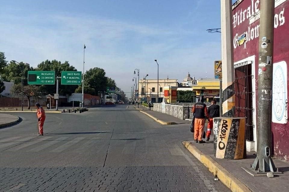 Organismo Operador del Servicio de Limpia realiza labores de barrido en las principales avenidas y calles de la ciudad.