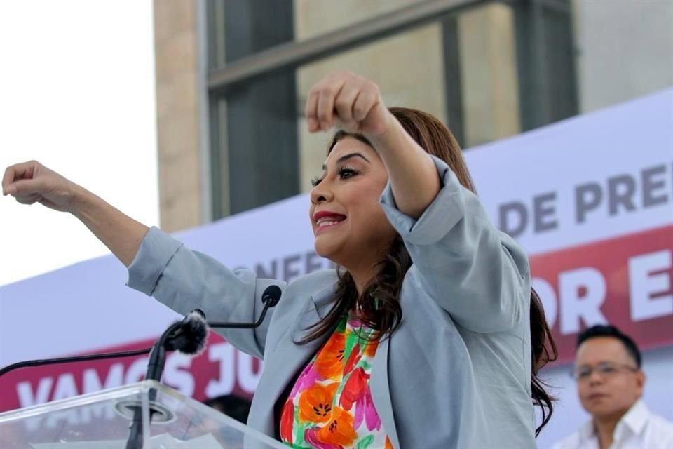 La morenista Clara Brugada pidió a sus seguidores hacer campaña en unidad.