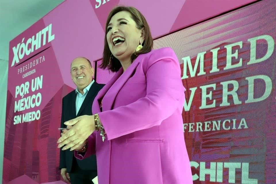 En la conferencia, Xóchitl Gálvez estrenó un baile de campaña.