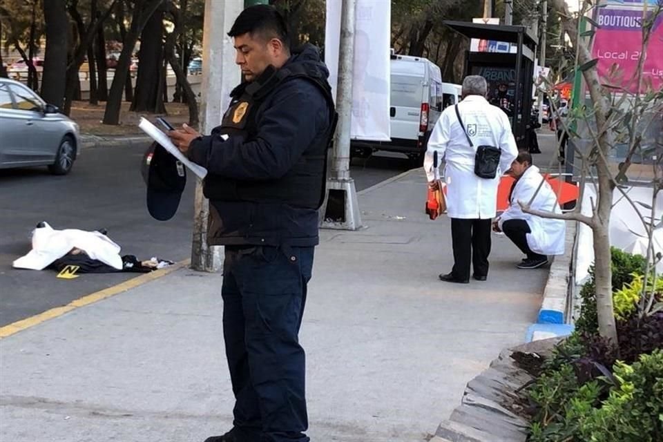 El cuerpo de la mujer quedó sobre carriles laterales de Iztacalco.