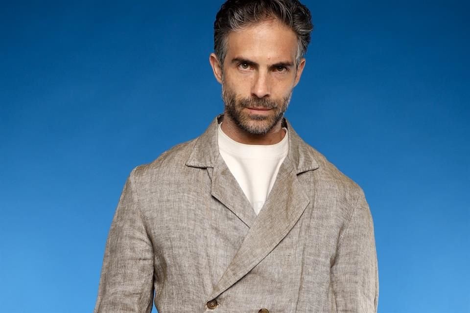Osvaldo Benavides posa para GENTE.
