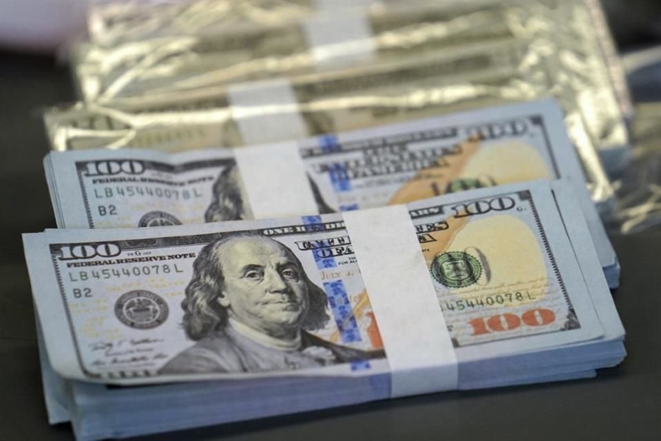 El tipo de cambio cerró el martes en 20.55 pesos por dólar.