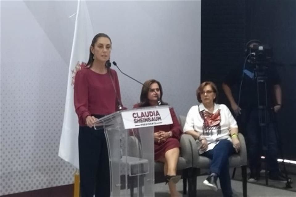 Claudia Sheinbaum sostuvo que mientras 'unos' plantean 'guerra' y megacárceles, ella propone más universidades y atención de las causas.