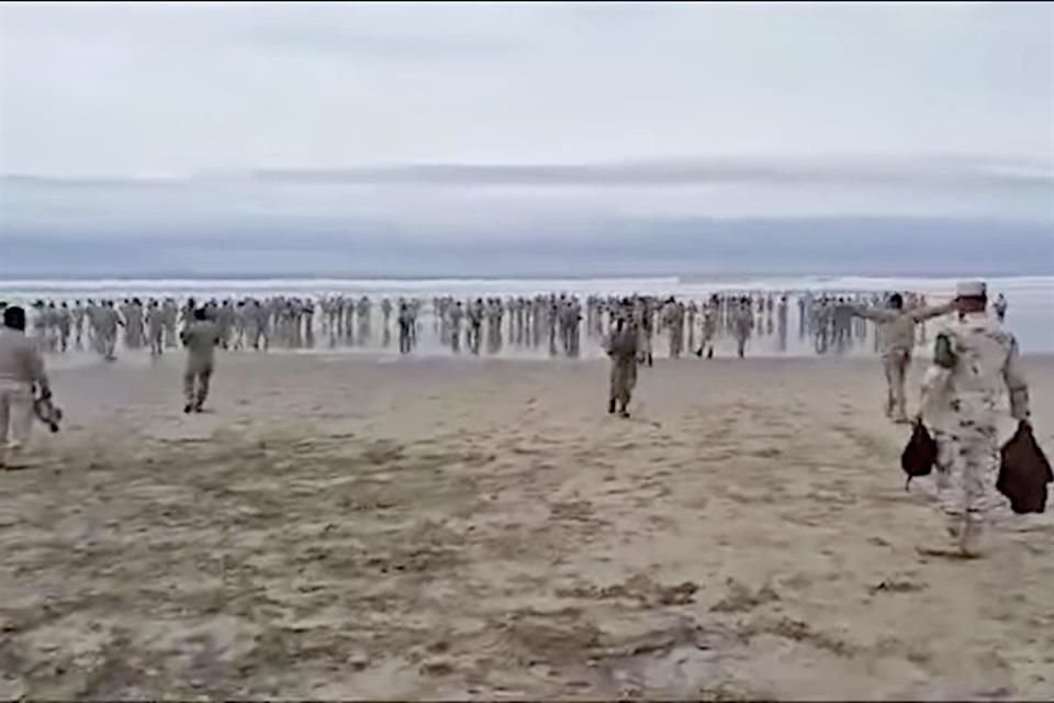 Muerte de 7 cadetes que en 'novatada' los obligaron a meterse al mar de Ensenada, pese a alerta de oleaje, exhibió maltrato que sufren en FA.