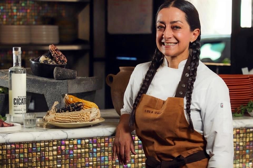 Lula Martin del Campo, chef creadora de un estilo para guisar que hermana los ingredientes mexicanos con la cocina contemporánea, está convencida de que México vive una revolución gastronómica.