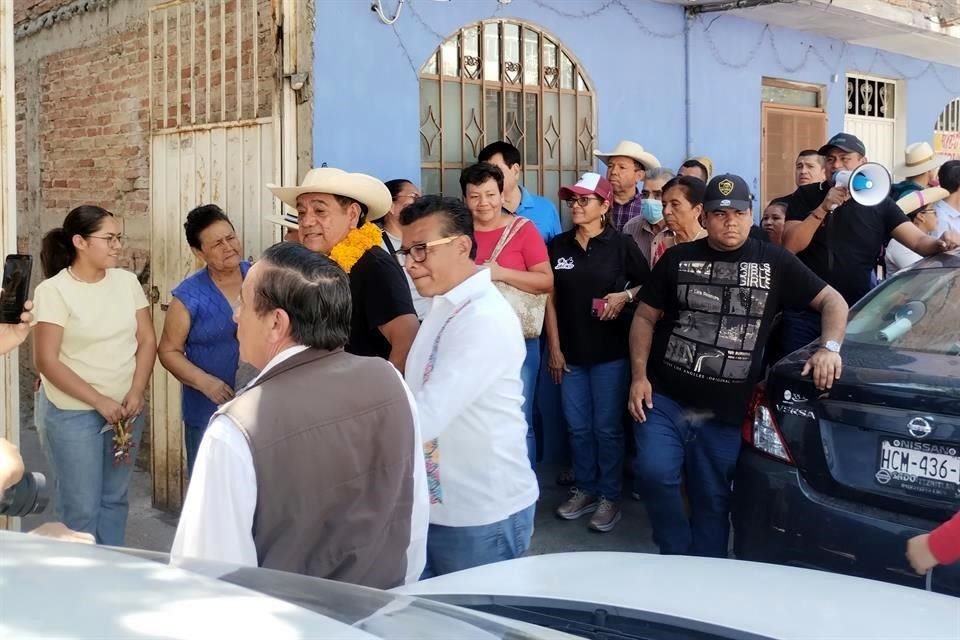 Félix Salgado en su recorrido por Chilpancingo en busca de reelección.