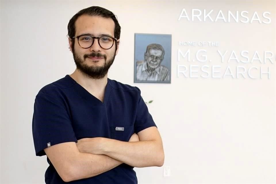 Daniel Ballesteros, del Instituto Nacional de Neurología y Neurocirugía Manuel Velasco Suárez, es el autor de 'El cerebro azul'.