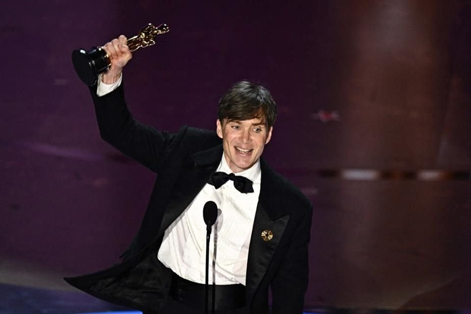 El actor Cillian Murphy se llevó su primer Óscar a Mejor Actor por su participación en la cinta 'Oppenheimer' dirigida por Christopher Nolan.