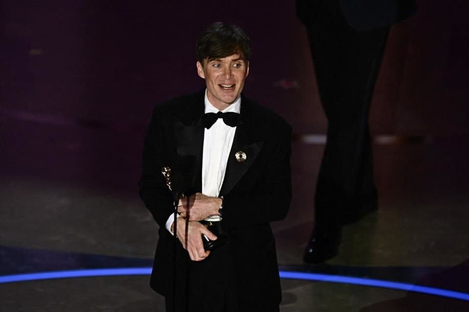 Cillian Murphy recibió el Óscar a Mejor Actor por su trabajo en Oppenheimer bajo la dirección del aclamado Christopher Nolan.