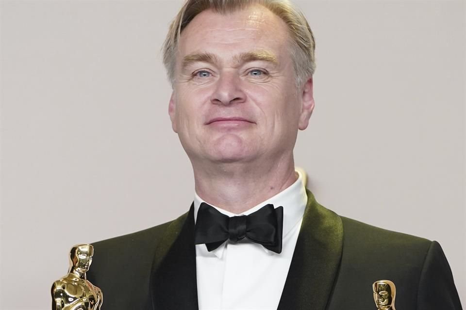 La película Oppenheimer, dirigida por Christopher Nolan y protagonizada por Cillian Murphy, se alzó con el galardón a Mejor Película en los Óscar.