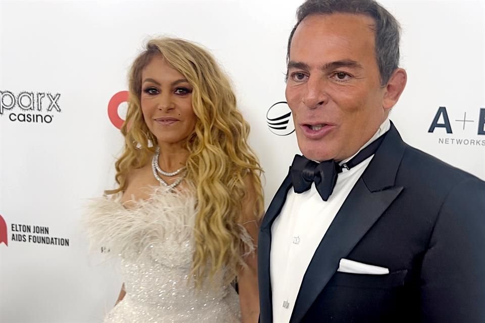 La cantante Paulina Rubio y el fundador y presidente del Museo Jumex, Eugenio López.