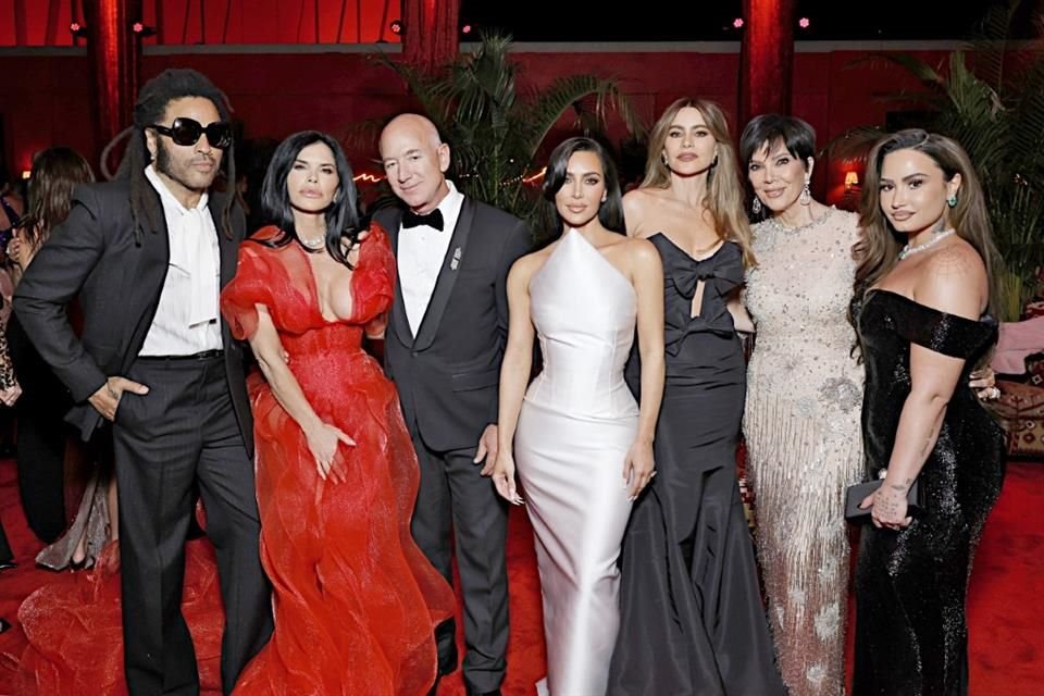 Lenny Kravitz, Lauren Sanchez, Jeff Bezos, Kim Kardashian, Sofía Vergara, Kris Jenner y Demi Lovato