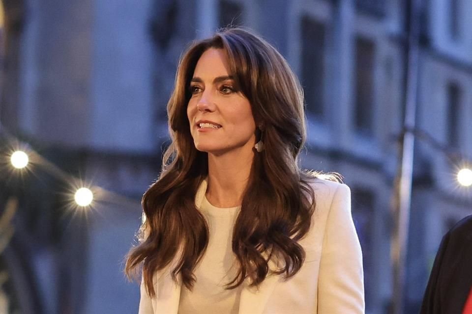 Una fuente afirmó que Catalina Middleton se siente apenada y molesta por las conspiraciones y malentendidos que surgieron por la fotografía editada que publicó hace unos días.