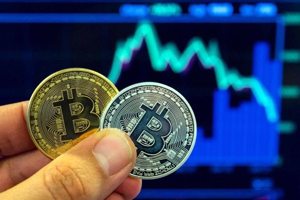 En las operaciones del lunes, el bitcoin llegó a caer más de 16 por ciento.