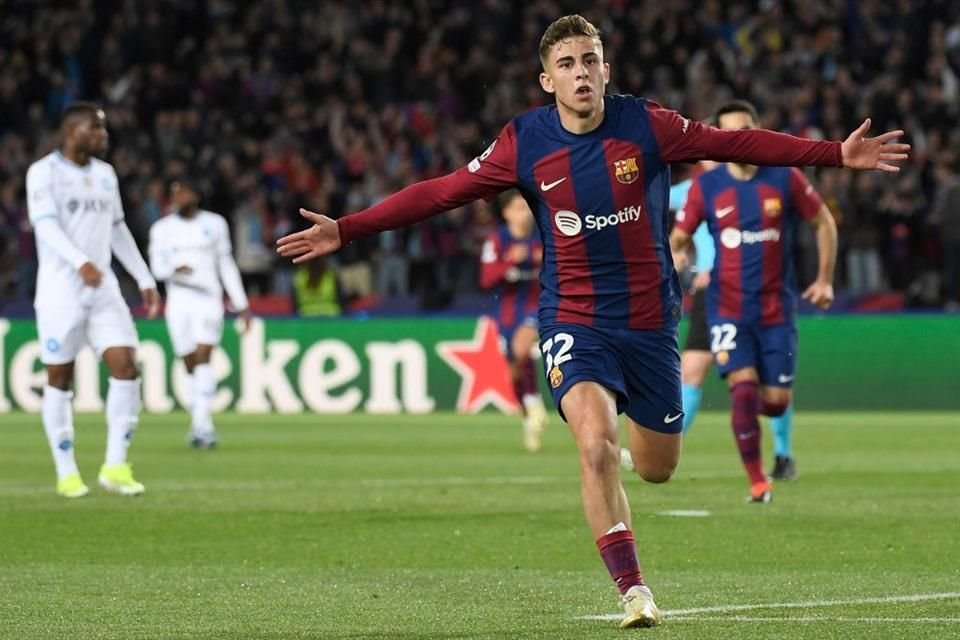 El Barcelona clasificó a Cuartos de Final de Champions League por primera vez en cuatro años, tras vencer 3-1 (4-2 global) al Napoli.