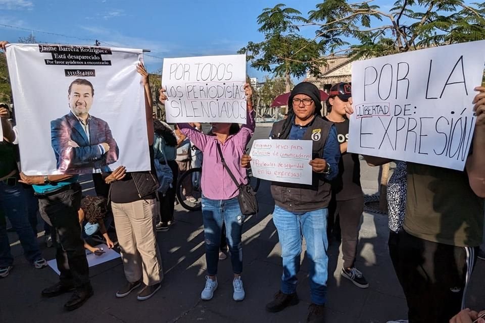 Periodistas exigieron la localización de Jaime Barrera.