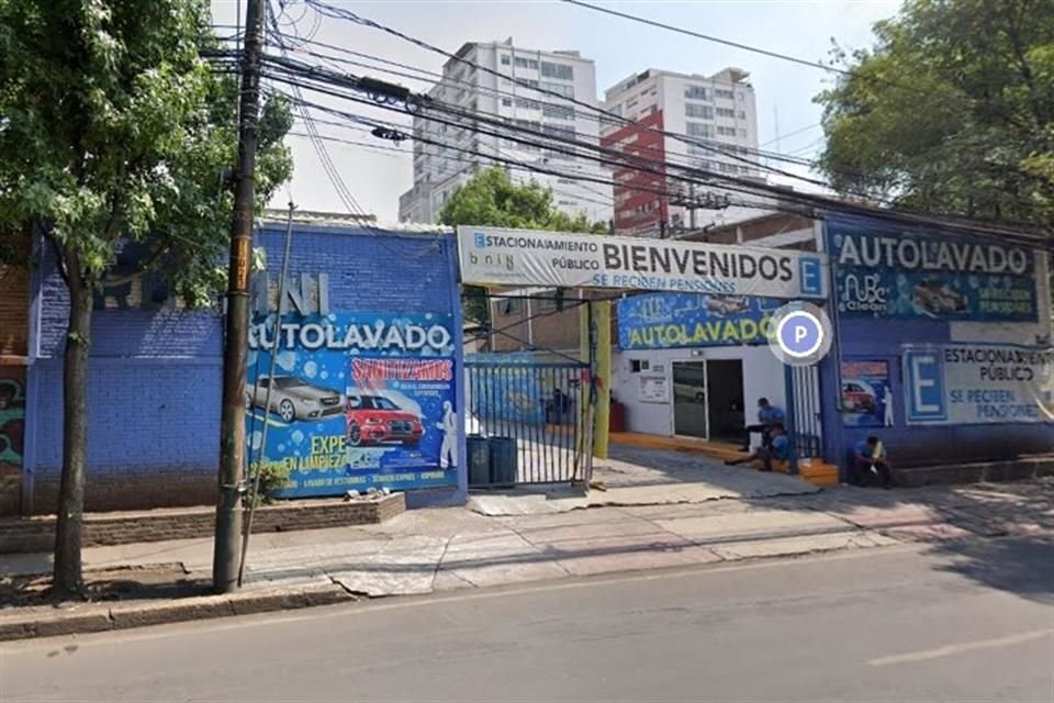 En Bulevar Miguel de Cervantes Saavedra 10, Colonia Granada, Alcaldía Miguel Hidalgo, un fideicomiso solicitó un cambio de zonificación para habitacional mixto con 15 niveles.