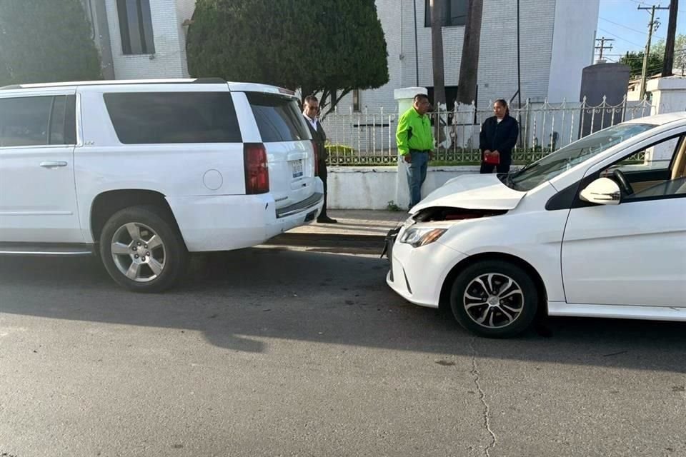 Los escoltas amagaron, amenazaron e intimidaron al conductor del Baic D20 exigiéndole que se retirara del lugar antes de que llegaran otros medios de comunicación.