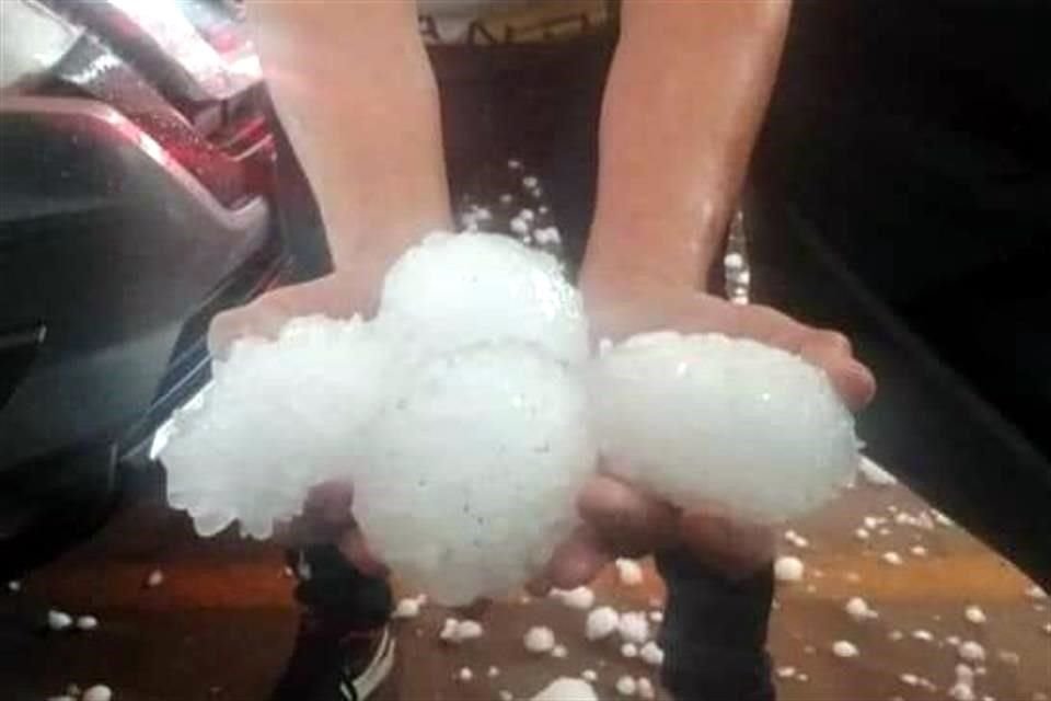 El granizo alcanzó hasta el tamaño de una naranja.