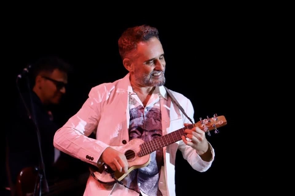 Jorge Drexler llevó al escenario 3 una fusión única entre música y ciencia.