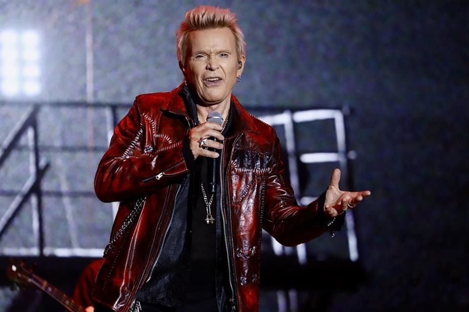 Billy Idol hizo su esperado debut en el escenario principal del Vive Latino.