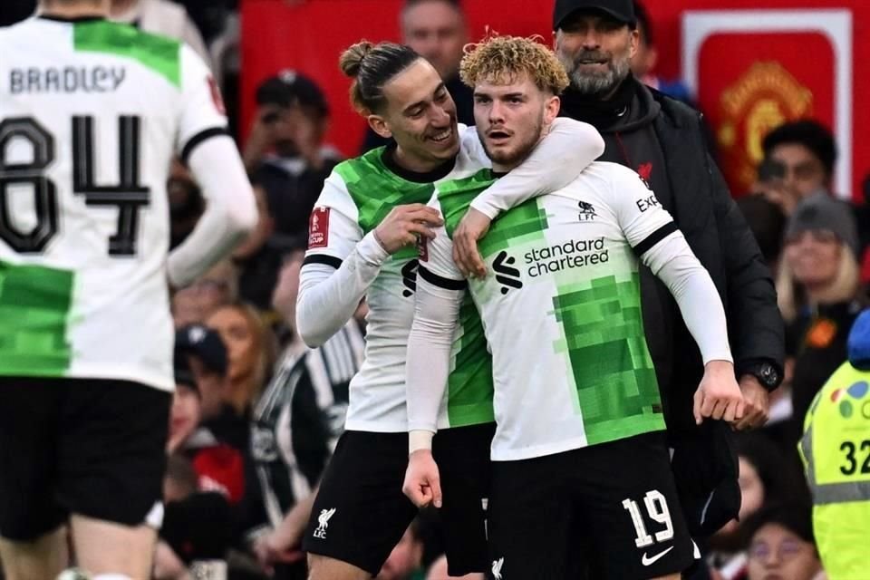 Harvey Elliott, declarado aficionado del Liverpool, parecía encaminar a su club a la Semifinal, pero sufrieron una dolorosa remontada en Old Trafford.